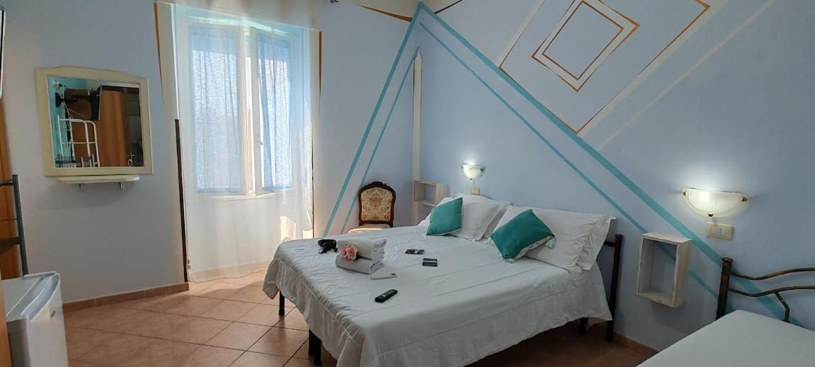 Elisart 2 Bed & Breakfast Alghero Bagian luar foto